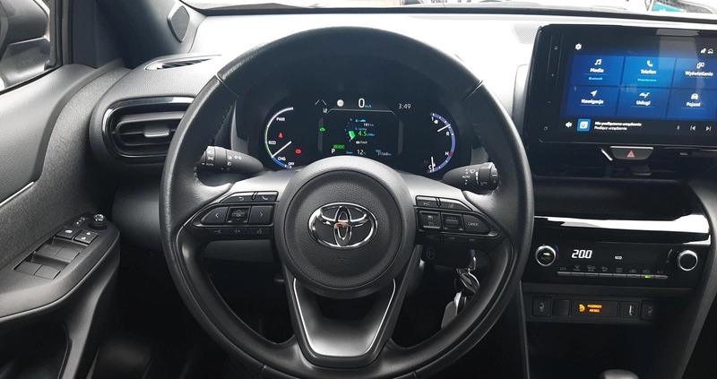 Toyota Yaris Cross cena 108800 przebieg: 31830, rok produkcji 2022 z Puszczykowo małe 172